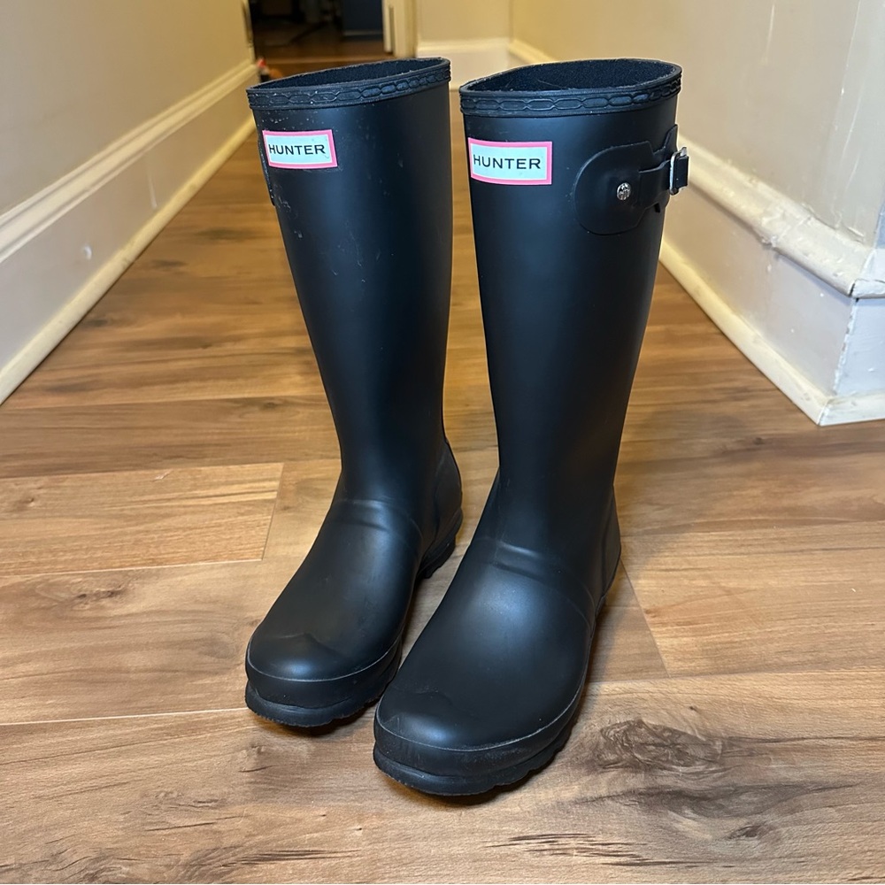 **SOLD** Hunter original tall Classic Black Rain Boots